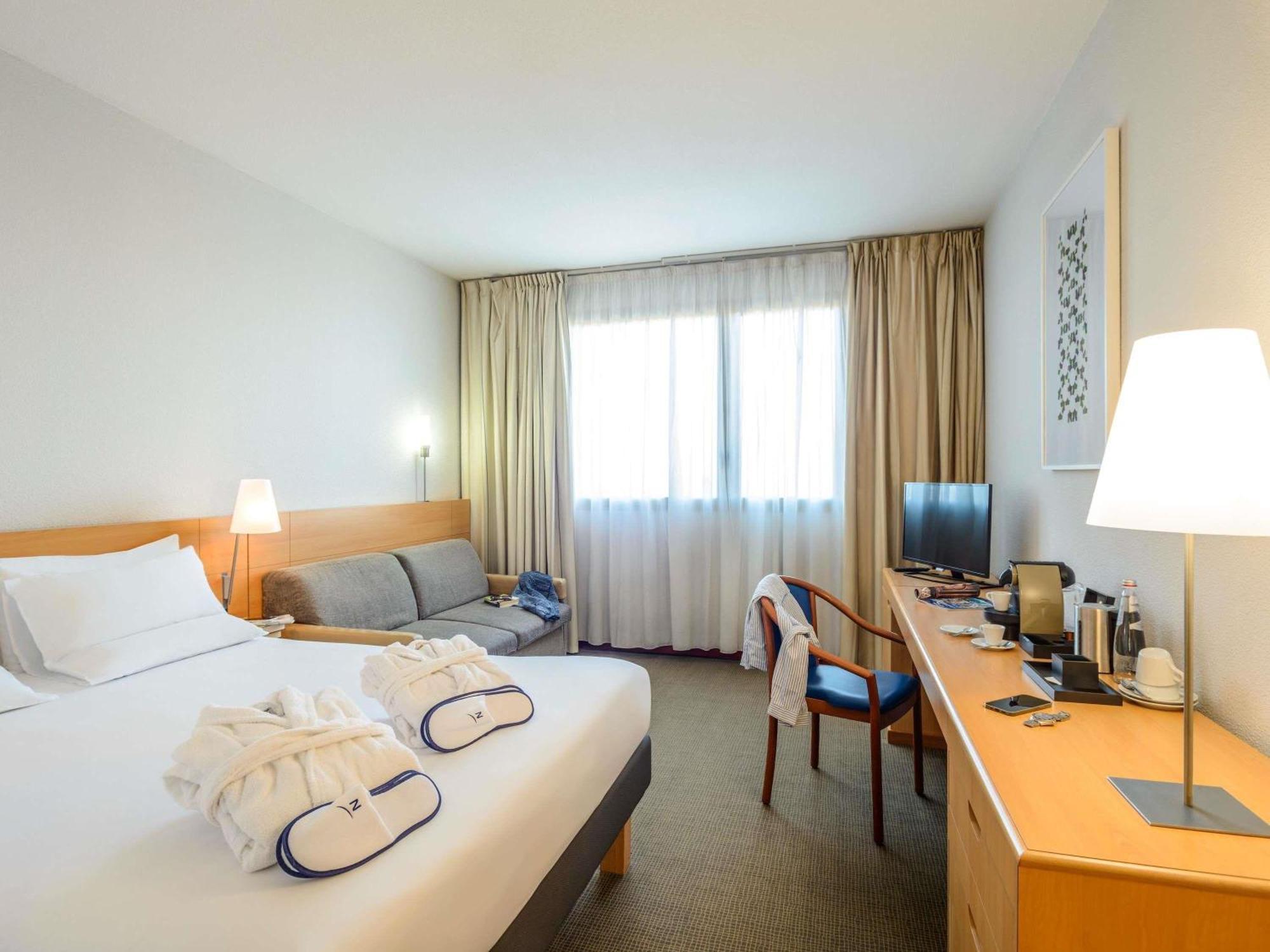 โนโวเทล โตริโน กอร์โซ จูลิโอ เชซาเล Hotel ตูริน ภายนอก รูปภาพ
